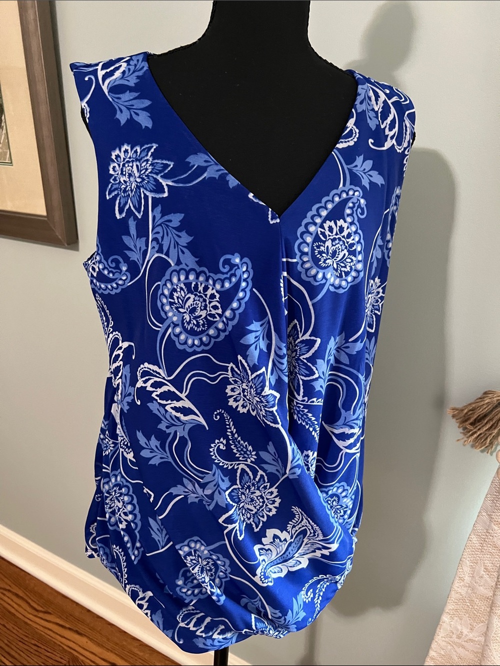 Dana Buchman Blue and White Floral Paisley Surplice Tank